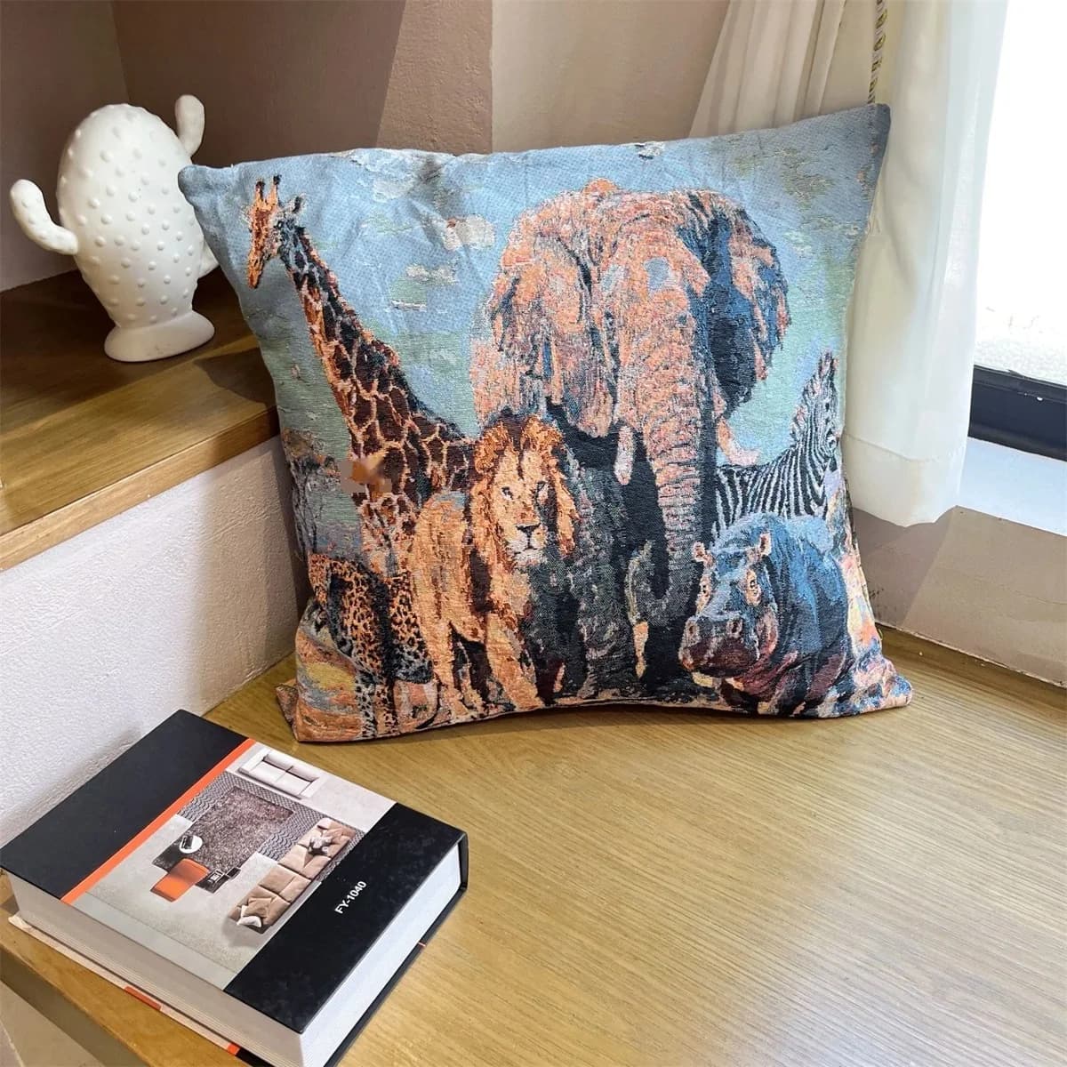 Poszewka na poduszkę 45x45 cm w retro zwierzęce printy, mieszanka bawełny