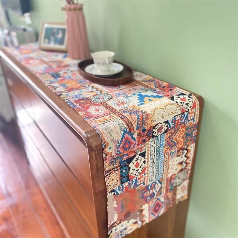 Boho bieżnik na stół z retro kwiatową dekoracją